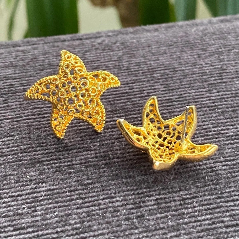 Vintage Starfish Gold Tone Mesh Earrings Pierced
